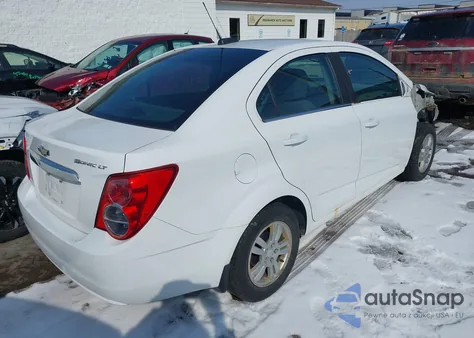 2015 Chevrolet Sonic Lt Auto z USA, uszkodzony, nr VIN 1G1JC5SG1F4107460